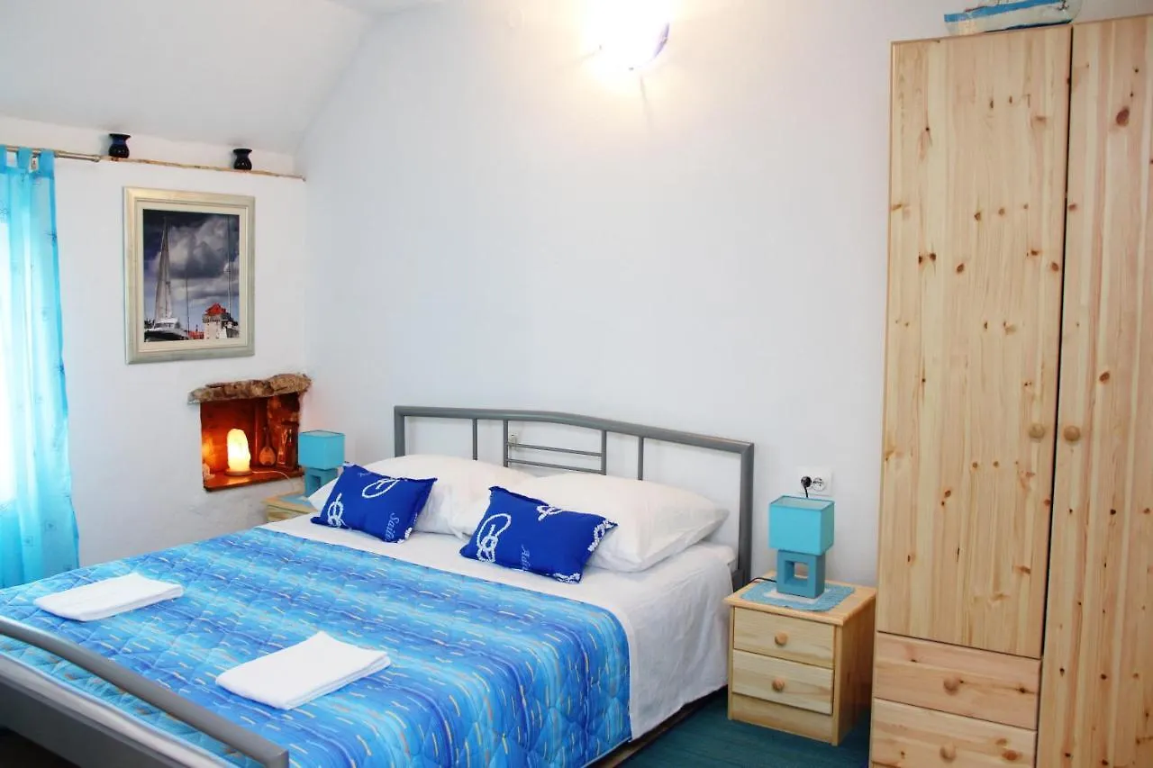 Apartment In The Centre Of Trogir
