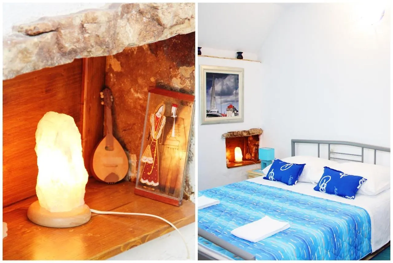 Apartment In The Centre Of Trogir